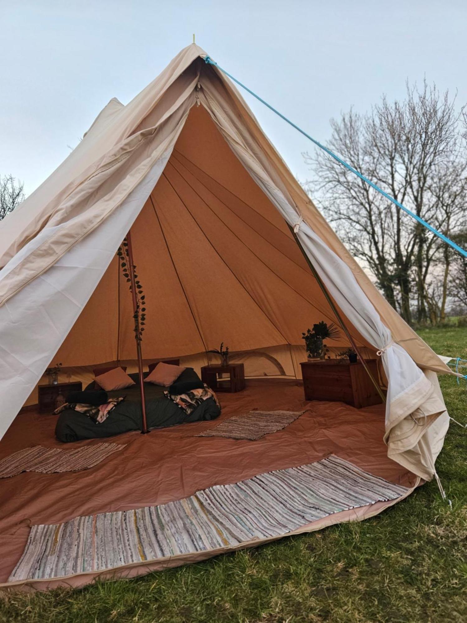 Readers Field Glamping *